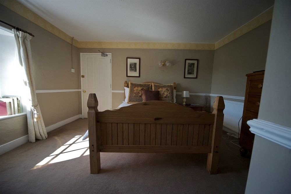 St Quintin Arms 4*